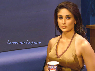 kareena kapoor showing boobs